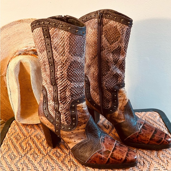 Stuart Weitzman Boot 8M - Picture 2 of 5